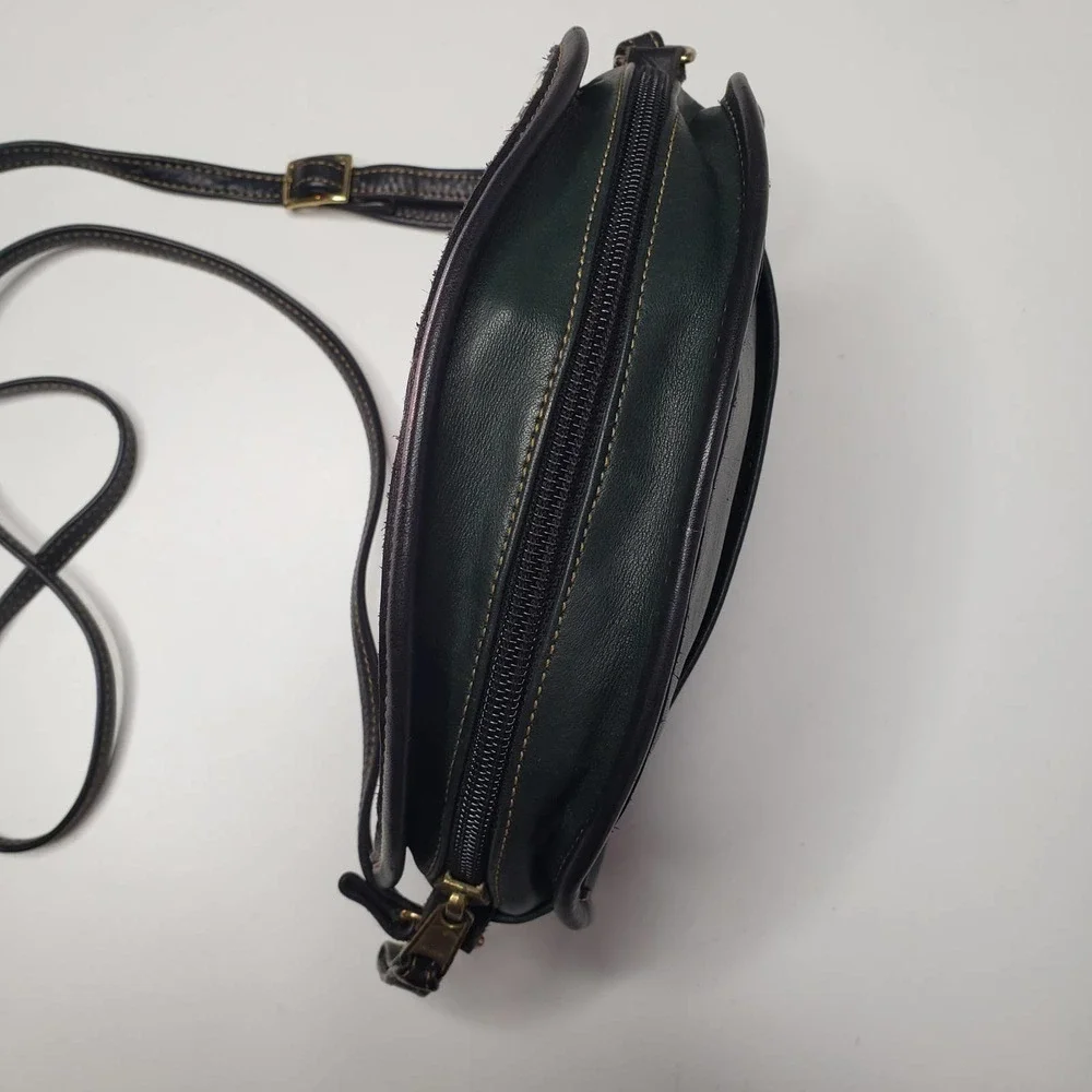 Turtle Ridge Leather Hand Painted Tooled Crossbody Purse Forest‎ Green Zi…